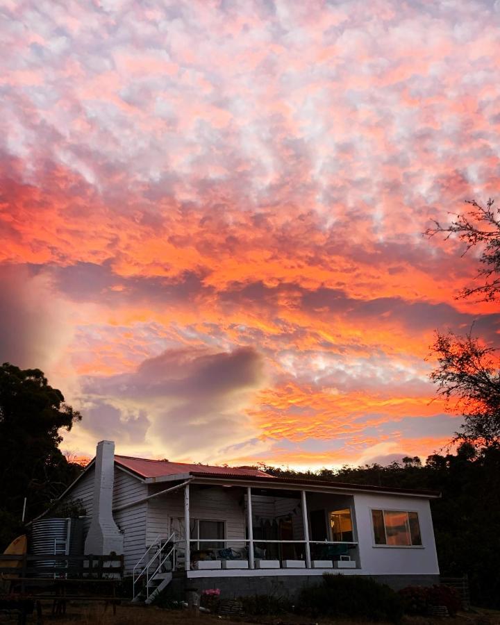 Wylah Cottage For A Peaceful Bruny Island Escape With Water Views, Fireplace & Wallabies Simpsons Bay Exterior foto